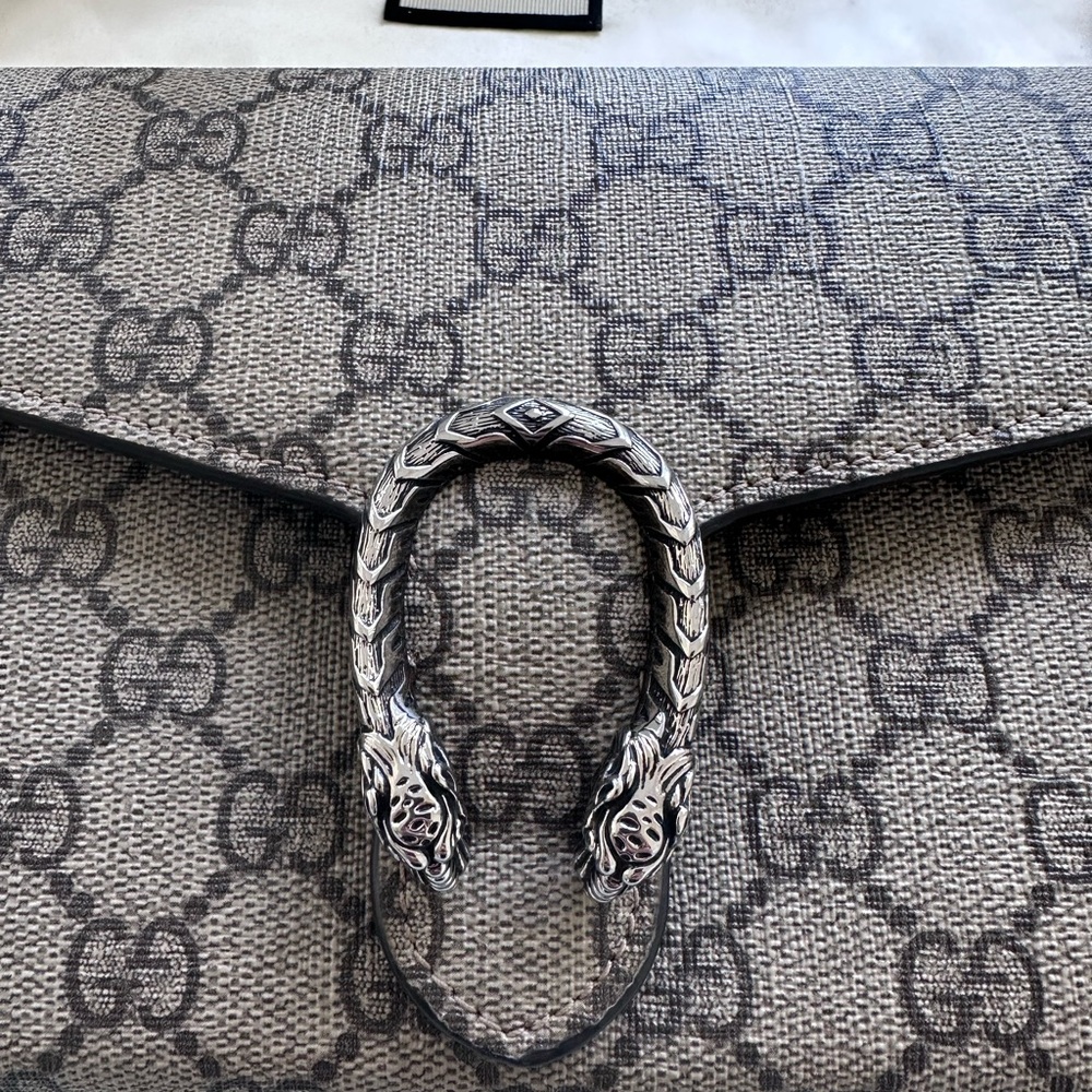 GUCCI Dionysus
Wallet On Chain, Beige, GG Canvas - Picture 2 of 7
